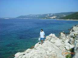 Island Cres walking - rock walk towards Miholascica